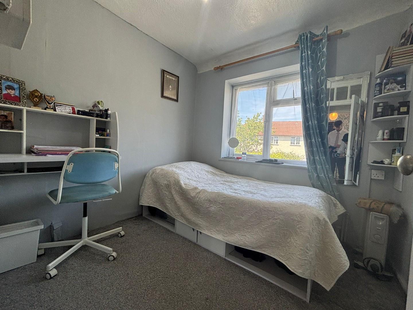Deansbrook Road, Edgware, HA8, Edgware
